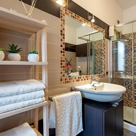 Emerald: A Due Passi Dal Mare. * Alghero