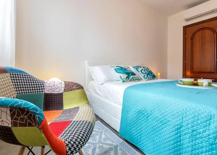 Emerald: A Due Passi Dal Mare. Alghero